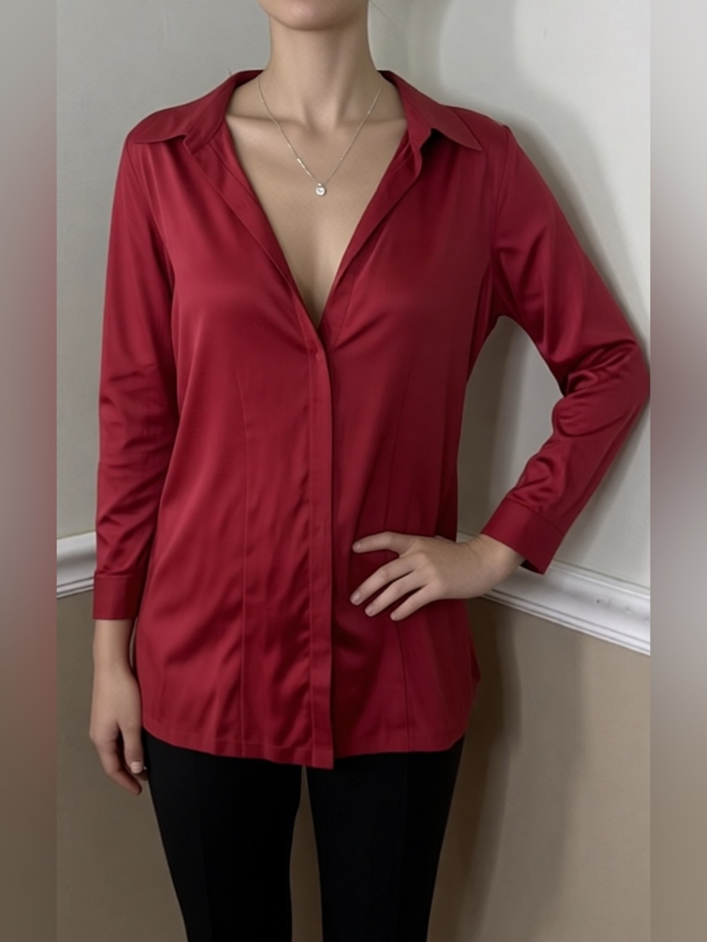 💚 5 for $20! Chico's Deep Red Satin Button-Front Blouse - small